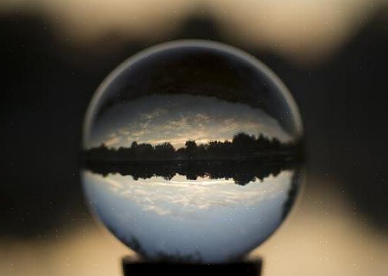 Bola de cristal online - você terá uma imagem grande de uma bola de cristal