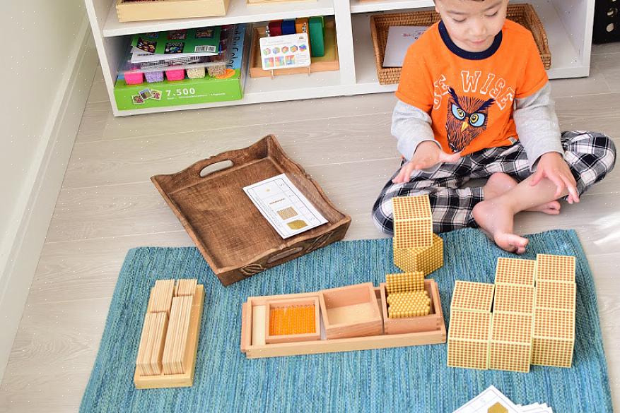 Estas são as etapas para ensinar a subtração de seu aluno usando as Contas de Ouro Montessori