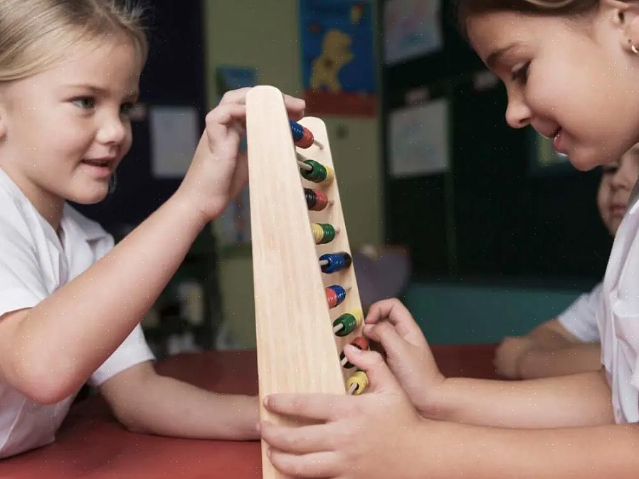 Você pode ver que quase toda interação que os pais têm com os filhos pode ser educacional à sua maneira