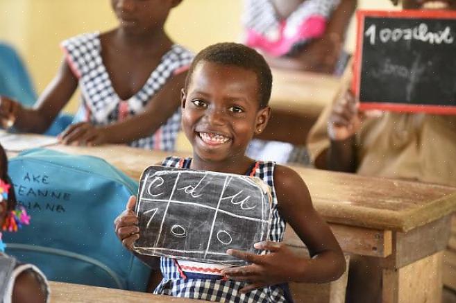 Muitas creches oferecem um excelente programa de educação infantil que prepara as crianças para a escola