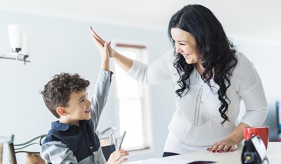 Dê uma olhada nos programas oferecidos por escolas particulares