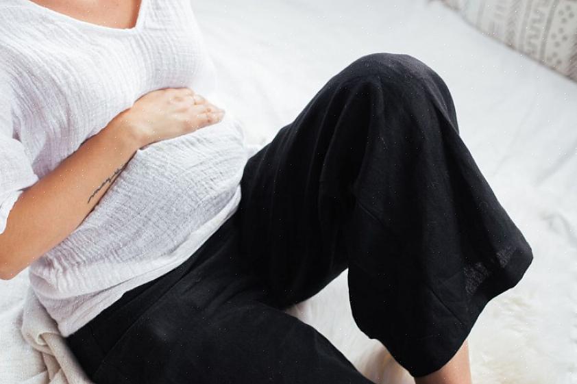 Uma mulher grávida pode usar vários métodos para aliviar a dor provocada pelas cólicas