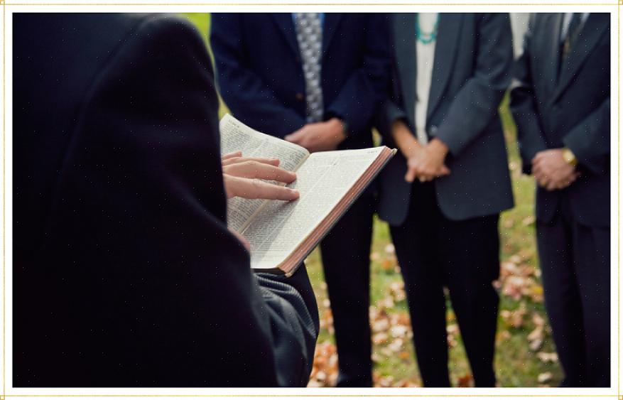 Aqui estão algumas coisas que você pode fazer quando for a um funeral para ajudar a família em luto