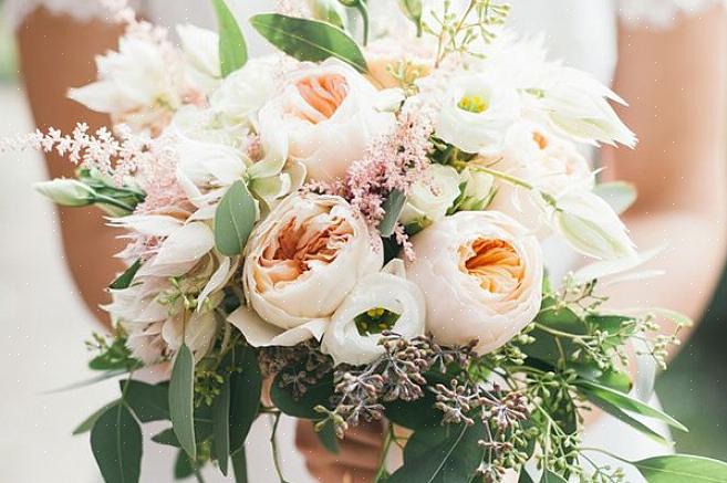 Aqui está uma lista das flores mais populares para arranjos de casamento