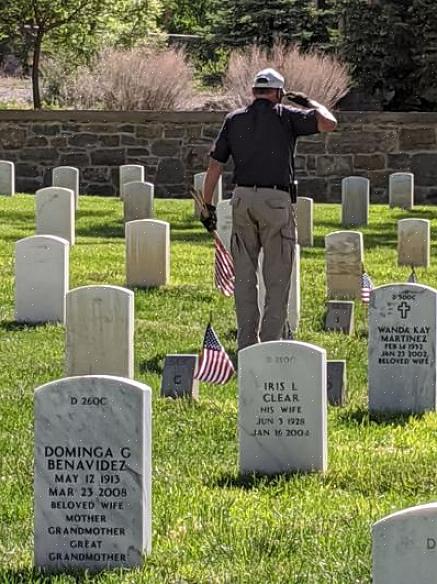 Diga a seus filhos que o Memorial Day está sendo observado anualmente para criar algum tipo de consciência