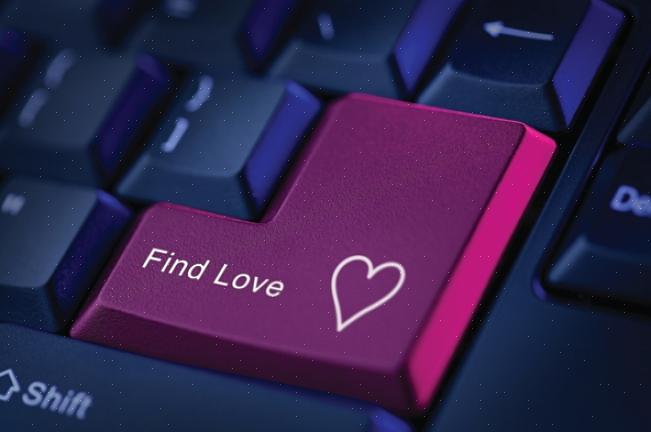 Um método de namoro cada vez mais popular é encontrar o amor online