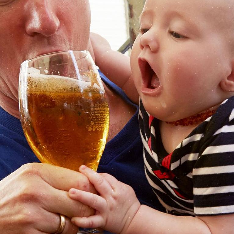 O álcool está presente no leite materno apenas durante o tempo em que está presente na corrente sanguínea
