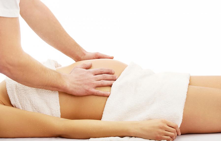 Outros sintomas da gravidez que podem ser aliviados com a massagem incluem cãibras nas pernas