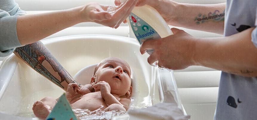 A maioria dos bebês recém-nascidos não precisa de shampoo para bebês