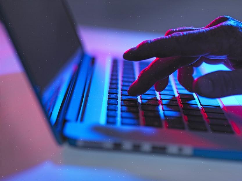 Descubra como não ser vítima de roubo de identidade online