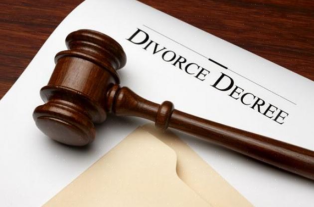 Mas o que acontece se uma das questões abrangidas pela sentença de divórcio precisar ser alterada