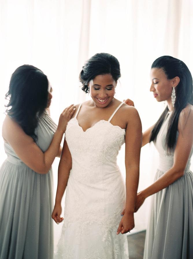 As damas de honra devem ajudar a noiva durante os preparativos do casamento