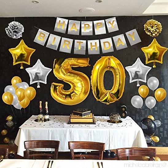 Você pode decorar com fotos de cada um dos 50 anos de vida do celebrante
