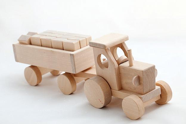 Sugestões de brinquedos de madeira para várias idades