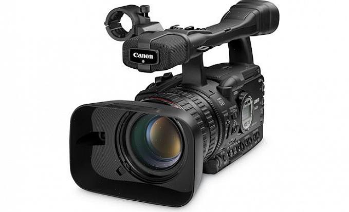 A Canon XH A1 tem portas para fones de ouvido de boa qualidade localizadas na parte de trás da câmera