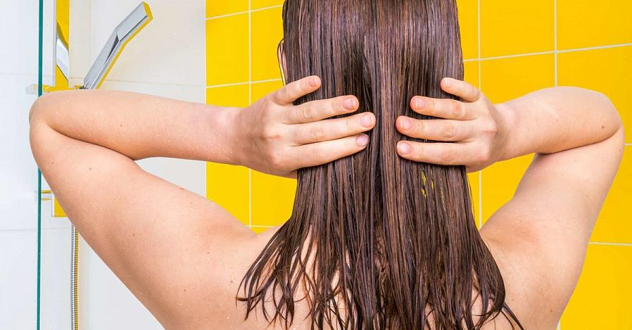 Um conflito em sua glândula sebácea pode dificultar a produção de óleo de cabelo