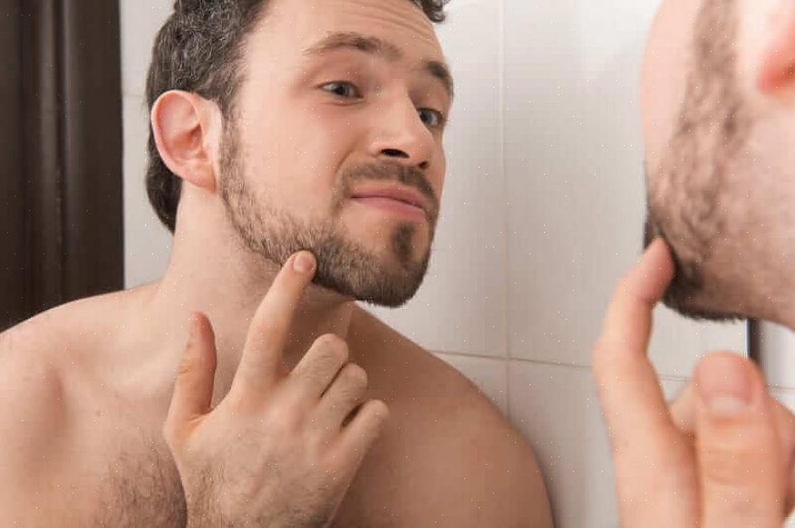 Você precisará de três ferramentas para aparar sua barba