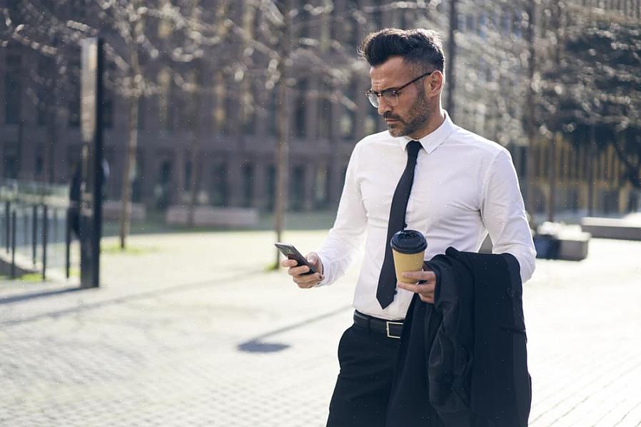 Sua moda é uma ótima moda para um homem depois dos quarenta