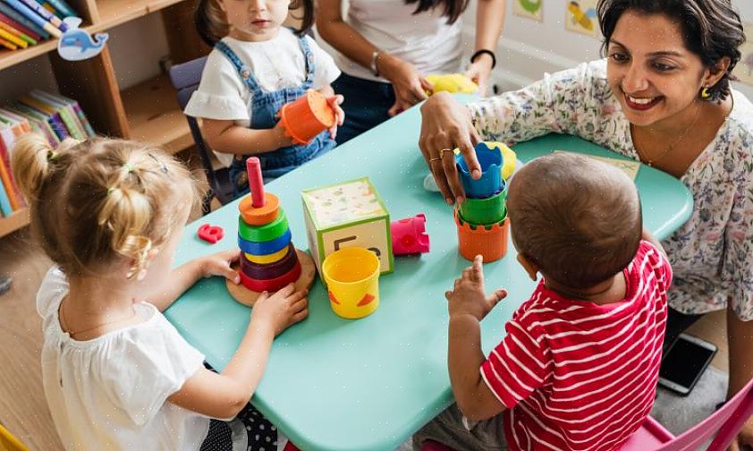 Seus filhos podem não perceber prontamente o fato de que algumas pessoas têm deficiências mentais