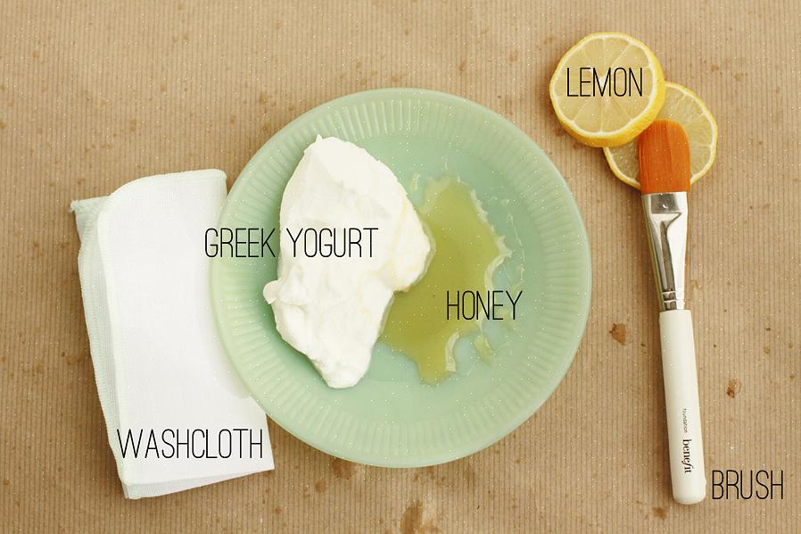 Aqui estão algumas receitas sobre como fazer uma máscara facial de iogurte caseiro natural para vários tipos