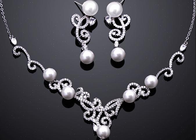 As joias com desconto permitem que você encontre aquele presente precioso que deseja comprar para o seu ente