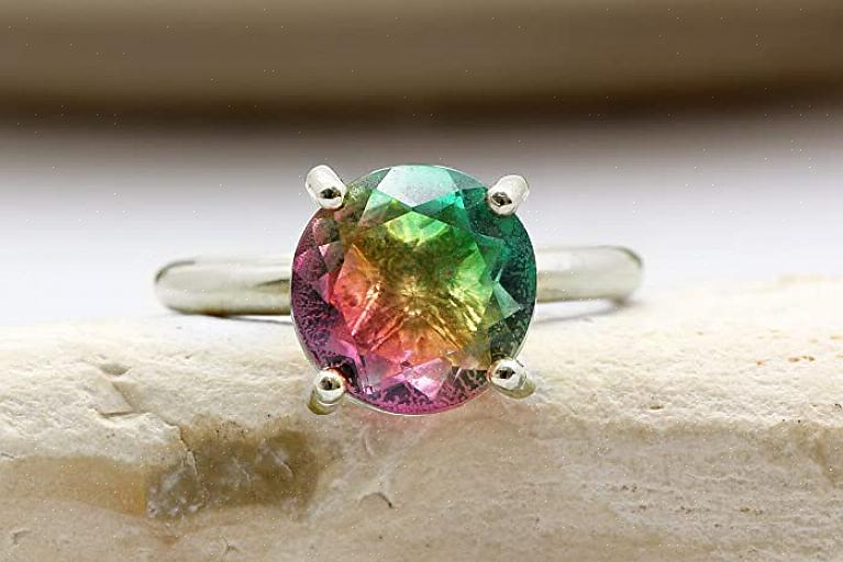 A turmalina é uma bela gema que vem em mais de cem tons de cores diferentes