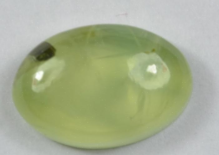 O jade pode ser feito de jadeíte ou nefrita