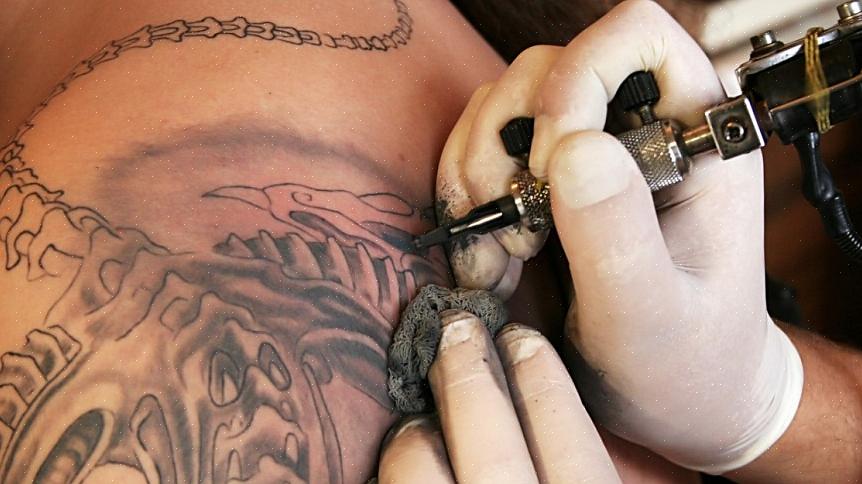 Arma de tatuagem - a arma de tatuagem é o dispositivo usado para desenhar a tatuagem na pele