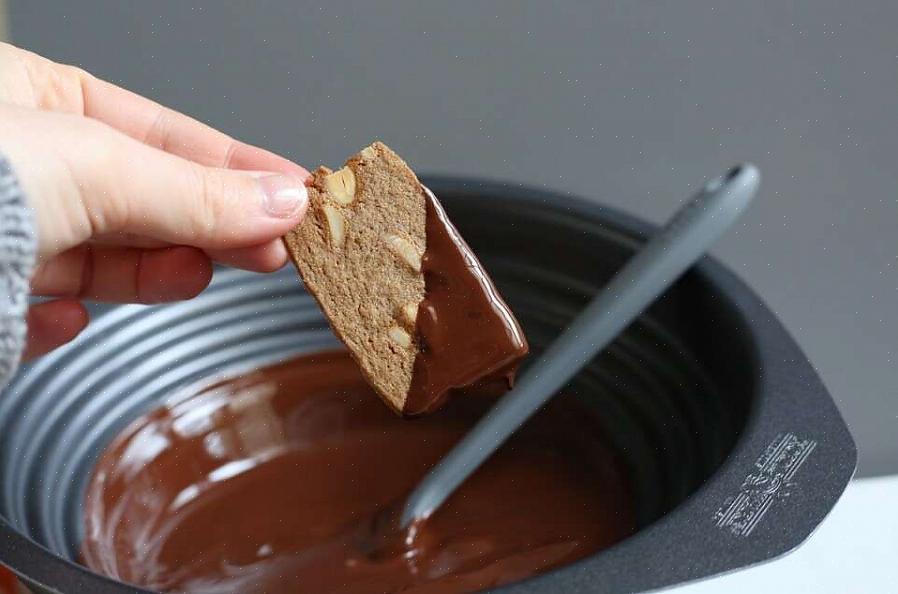 Existem várias maneiras de derreter chocolate derretido