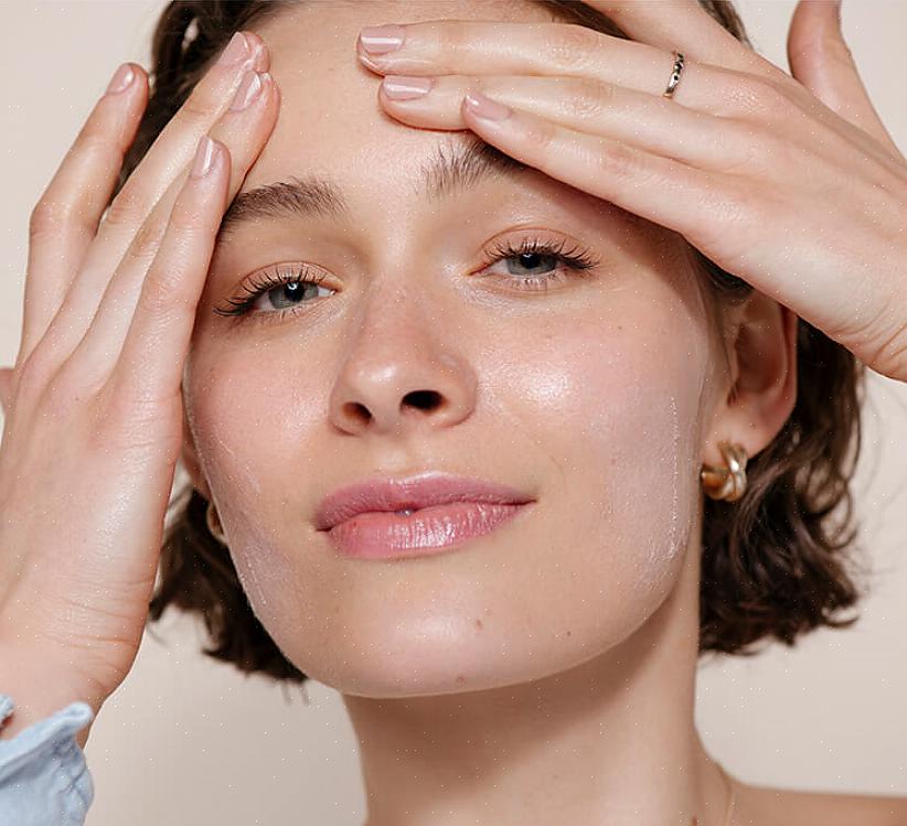 O primeiro passo para criar um peeling facial é reunir seus ingredientes