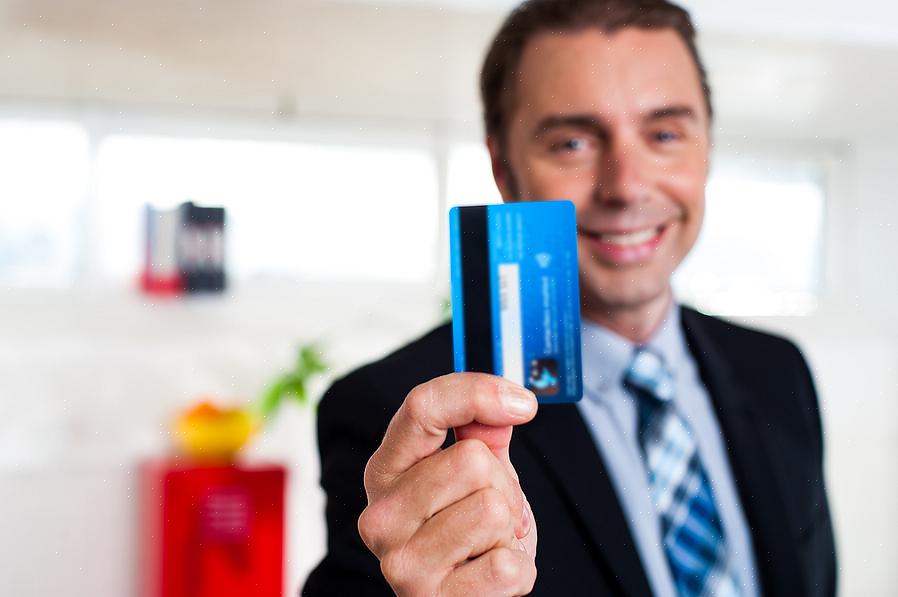 Existem muitas maneiras de obter um cartão de crédito para si mesmo