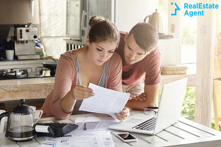 É melhor fazer isso em um banco confiável em sua área para que você tenha fácil acesso às suas contas