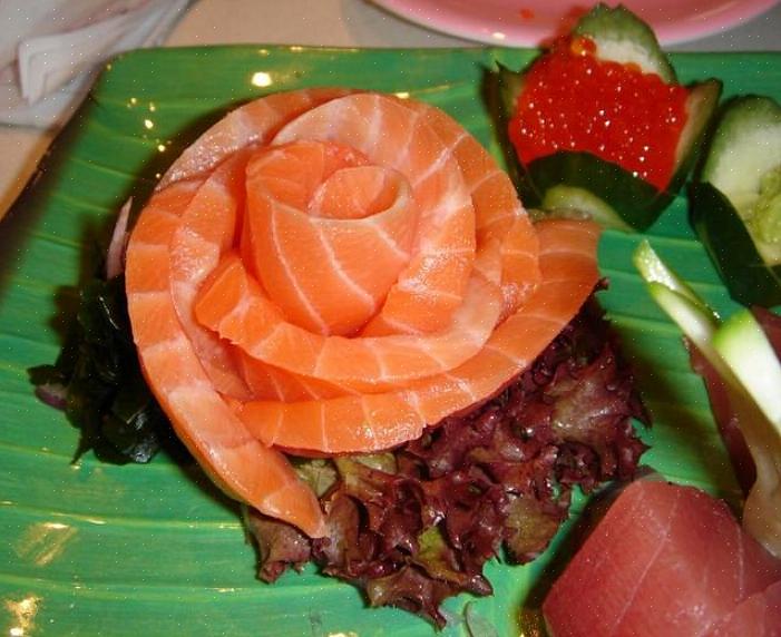 Faça um molho para o prato de sashimi