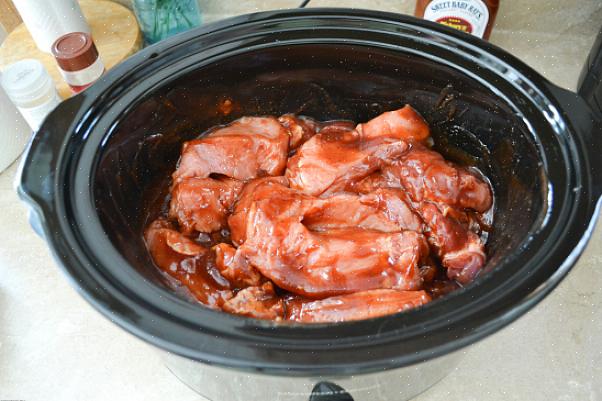 Descubra como você pode fazer um churrasco de porco Crockpot fácil seguindo as etapas abaixo