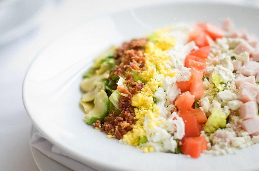 Para evitar saladas de alto teor calórico