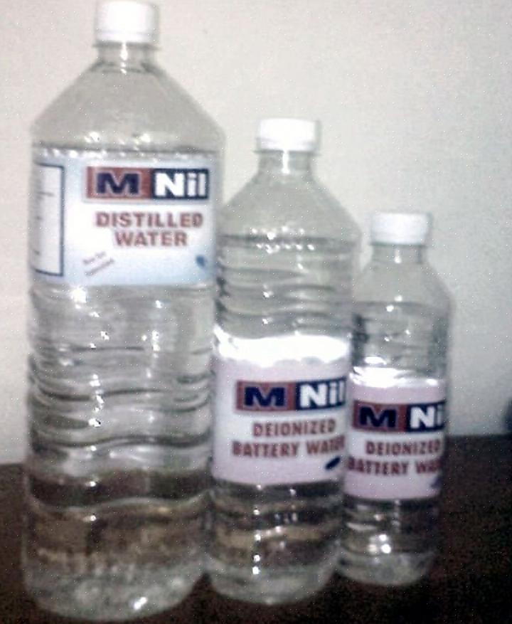 A água destilada é um dos tipos de água mais puros disponíveis no mercado hoje