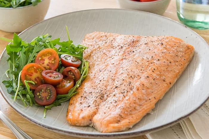 A melhor hora para comprar salmão ou qualquer peixe é no mesmo dia em que você vai comê-lo