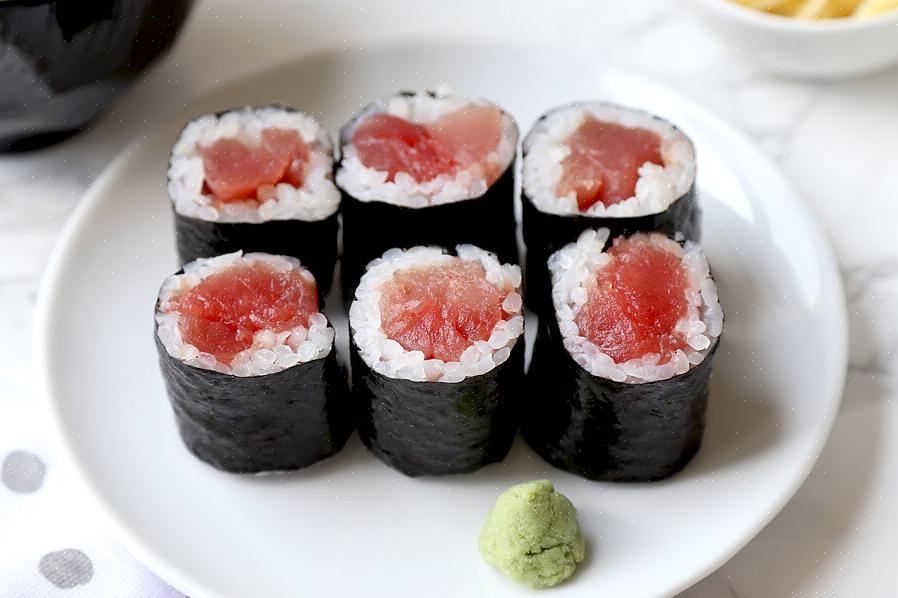 Você vai precisar de 4 xícaras de arroz de sushi