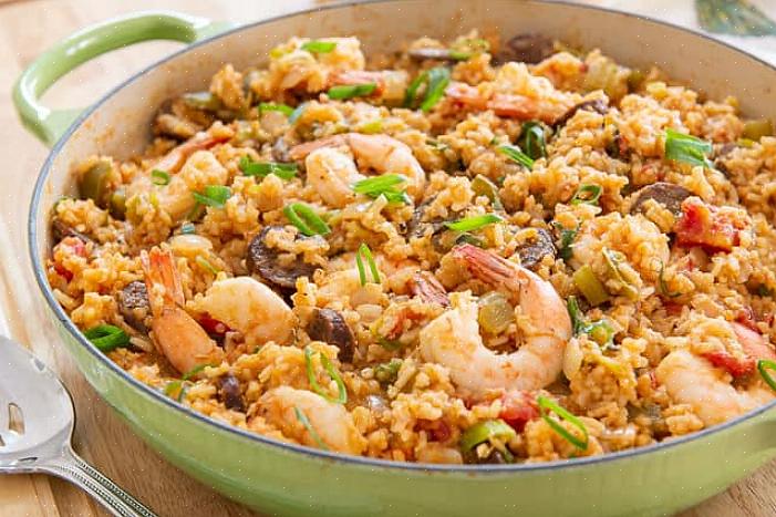 Certifique-se de que qualquer tipo de carne que você usa para o jambalaya seja picado em pedaços pequenos