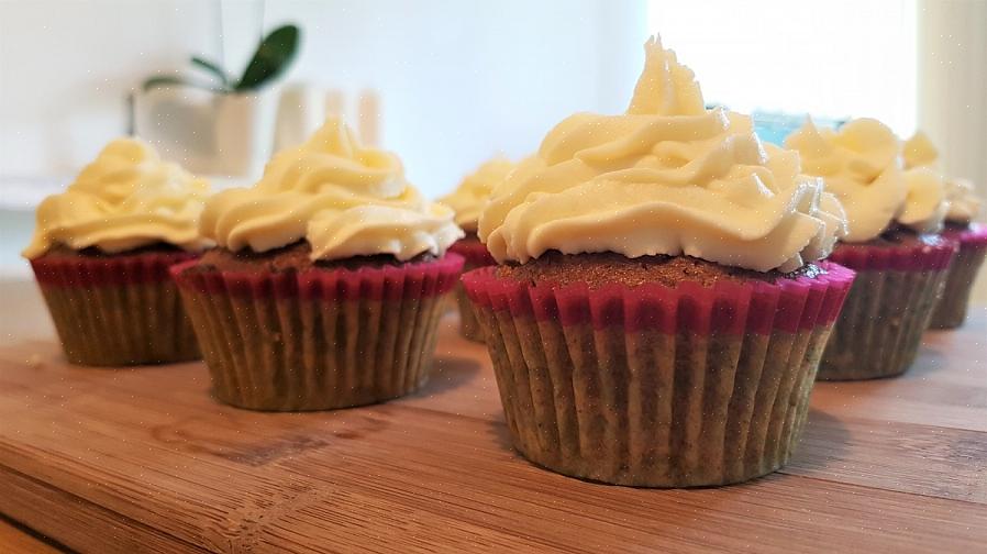 Aqui estão algumas dicas sobre como fazer cobertura de creme de manteiga de chocolate branco