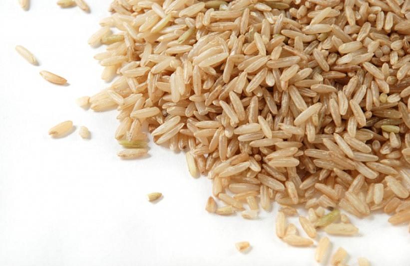 Os níveis em que esses compostos são encontrados no farelo de arroz são mais altos do que os padrões usados