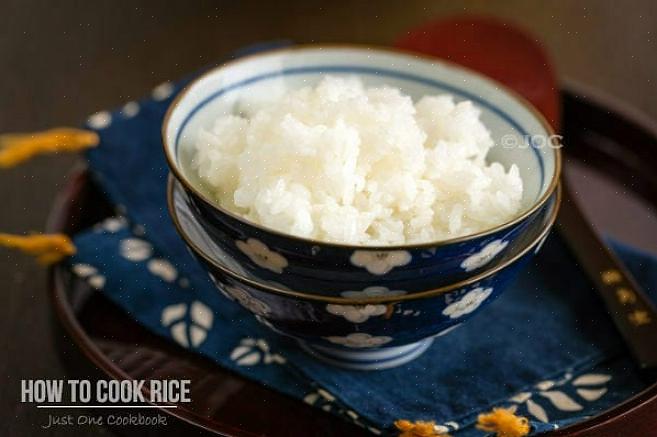 O arroz japonês de grãos curtos é pegajoso