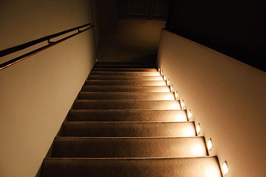 Embora ainda existam outras maneiras de usar a iluminação de realce em uma escada