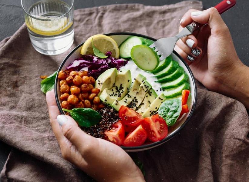 Incluir um pouco de sopa na dieta pode ajudá-lo a perder peso