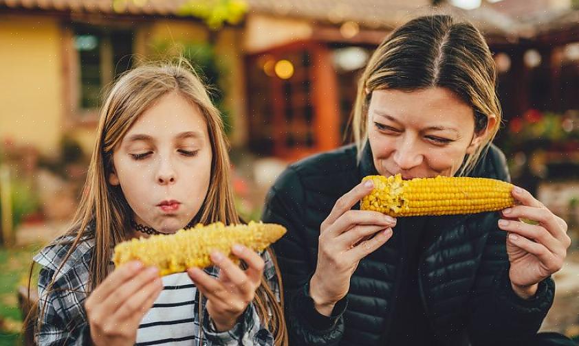 Uma maneira de aprender mais sobre nutrição saudável é manter um registro alimentar preciso