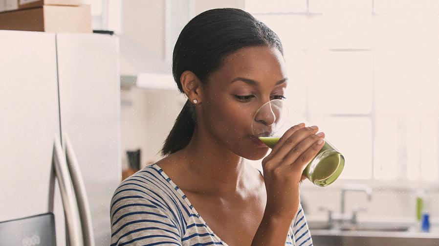 A desintoxicação de alimentos crus é um regime de dieta que consiste em comer alimentos crus não processados