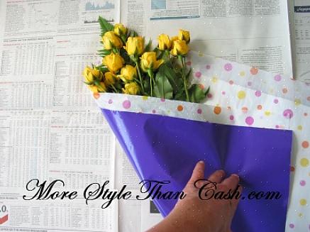 Este será um vaso temporário para seu buquê de flores até que você o embrulhe ou dê