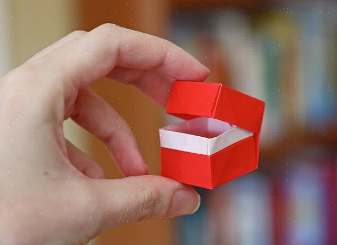 Esta caixa de presente é um dos objetos mais simples que você pode criar dentre as infinitas possibilidades