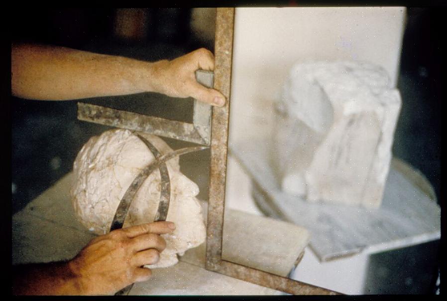 Prepare outras ferramentas de escultura poderosas ao trabalhar em uma rocha de granito