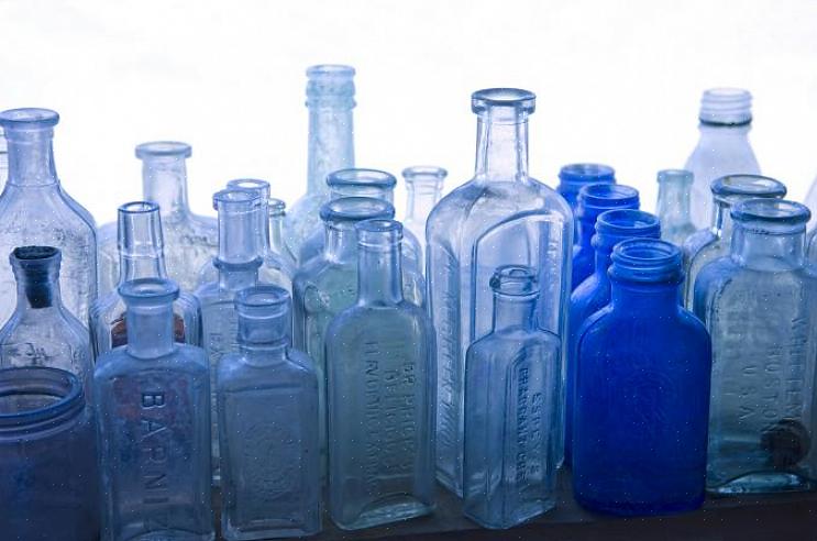 Corretamente as garrafas de vidro marrom vintage